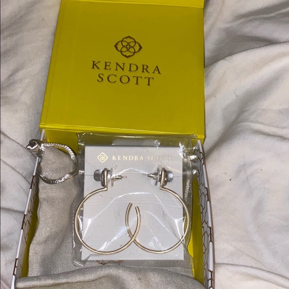 Kendra Scott earnings